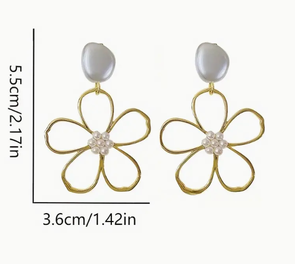 The Little Shoppe: Fashion Gold Hollow Flower Pearl Earrings